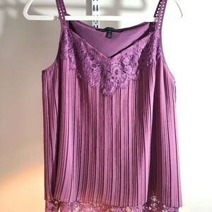 WHBM- NWOT lavender/purple, sleeveless, flowy top. Size XS